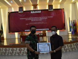 Dandim 0825 Berikan Wasbang Di Stikes Banyuwangi