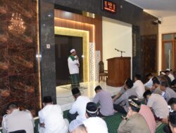 Kapolres Bondowoso Meningkatkan Keimanan dan Ketaqwaan anggota, Kembali Melakukan Shalat Subuh Berjama`ah