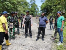 Dansatgas Yonif R 514 Kostrad bersama Pemda Nduga Turun ke Lapangan Lokasi Longsor