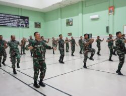 Menjaga Kebugaran Tubuh, Prajurit Kodim 0822 Bondowoso Melaksanakan Senam SKJ 88