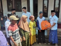 Pj Bupati Bondowoso Juga Kadinsos P3AKB Serahkan Bantuan Secara Simbolis