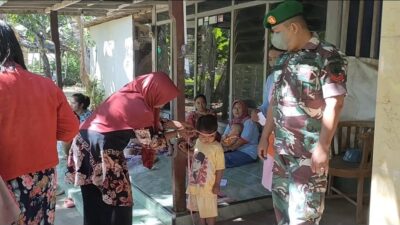 Babinsa 0822/14 Prajekan, Giat Pendampingan Pelayanan Posyandu