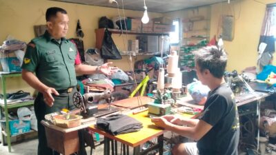 Keakraban Babinsa 0822/01 Bondowoso Bersama Penjahit