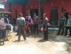 Danposramil Sumberwringin bersama Muspika Dampingi Penyaluran Bantuan Ternak Kambing