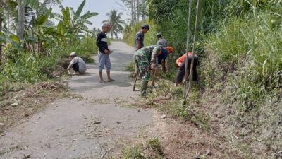 Serda Eka Sugiarto Pelopori Karya Bhakti Pembuatan Plengsengan di Desa Binaan