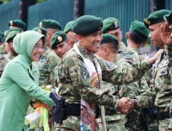 dengan penuh haru.Tradisi pelepasan Sabaddha 39 Letkol Inf Rinto Wijaya