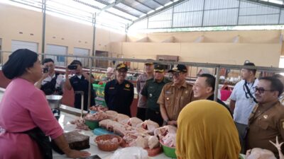 Kasdim 0822/Bondowoso Bersama Forkopimda Gelar Operasi Pasar Bondowoso