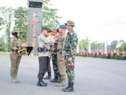 Kapolri Beri Penghargaan Pin Emas Kepada Prajurit TNI dan Anggota Polri yang tergabung dalam Satgas Operasi Damai Cartenz 2023