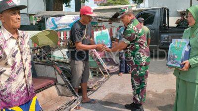 Koramil 0822 14 Prajekan Melaksanakan Gelar Bakti Sosial Kepada Masyarakat yang berprofesi Tukang Becak