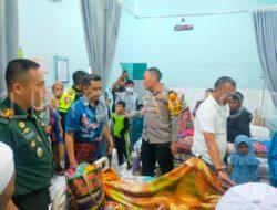 Pj Bupati Bondowoso Tinjau Langsung Korban Bencana Alam Puting Beliung, Korban Dapat Penanganan Medis