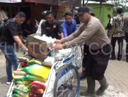 Satlantas Polres Bondowoso Kolaborasi Dengan Komunitas Seduluran Tanpa Memandang Jabatan, Bantu Korban Angin Puting Beliung