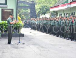 Tekankan Disiplin Anggota, Kasdim Bondowoso Pimpin Apel Pagi