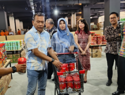 Pj Bupati jadi Pembeli Pertama di Pusat Perbelanjaan Karunia Dharma Sentosa KDS Bondowoso