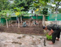 Peran Aktif Personil Posramil 0822 06 Jambesari dalam Mendukung Program Kemandirian Pangan