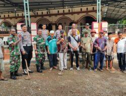 Sambut Ramadan, Babinsa juga Bhabinkamtibmas Dan Warga Pakem Bersihkan Masjid Baiturrahman