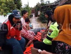 Gerak Cepat, Polisi bersama TNI dan BPBD Evakuasi Ribuan Warga Terdampak Banjir di Bangkalan