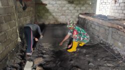 Babinsa Serma Madhasim: Mendampingi Pembangunan Rumah Ternak Sapi untuk Kemajuan UMKM di Desa Gubrih