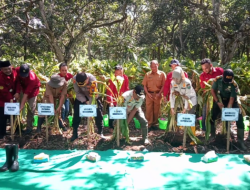 Pj Bupati Bondowoso Hadiri Panen Perdana Kunyit Desa Bajuran Cermee dengan Tema: Abeg Rembeg