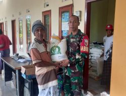 Peran Aktif Babinsa Dampingi Bantuan Pangan di Wilayah Binaan
