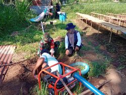 Babinsa Koramil 0822/02 Bondowoso Cek Alsintan Pompanisasi di Wilayah Binaan