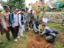 Hari Kesepuluh TMMD Kodim 0422/Lampung Barat, Kegiatan Penghijauan Mulai Dilaksanakan.