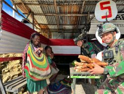 Kembali ROSITA Dari Satgas Yonif 509 Kostrad Borong Habis Jualan Mama Papua