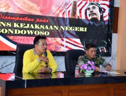 Tumbuhkan Rasa Cinta Tanah Air, Kasdim 0822 Berikan Wasbang Bagi CPNS Kejari Bondowoso