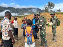 Satgas Yonif 509 Kostrad Tingkatkan Intensitas Bantuan Langsung Kepada Masyarakat Intan Jaya, Papua