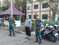 Berikan Rasa Aman, Babinsa Koramil Grujugan Laksanakan Pengamanan Ibadah Sholat Idul Adha