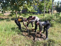 Dalam Rangka HUT Bhayangkara ke 78, Polres Bondowoso Laksanakan Penanaman Pohon Serentak di Jajaran