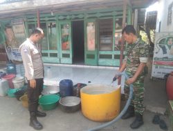 Serka Arjani Turut Andil Salurkan Bantuan Air Bersih Di Desa Botolinggo