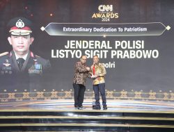 Kapolri Raih Penghargaan Extraordinary Dedication of Patriotism