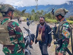 Satgas Yonif 509 Kostrad Titik Kuat Bilogai Laksanakan Komsos dengan Masyarakat Setempat untuk Ciptakan Keamanan Lingkungan
