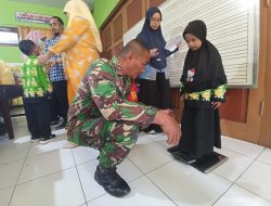 Babinsa Koramil 14 Prajekan Dampingi Kegiatan BIAS di SD Prajekan Lor