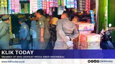 Stop Rokok Ilegal, Satpol PP Bondowoso Menyisir di Pertokoan Area Pedesaan Kecamatan Tegalampel