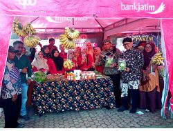 Pj Bupati Bondowoso Apresiasi Pasar Tani, Buah-buahan Juga Kopi Terbaik, Berikut Penyampainya