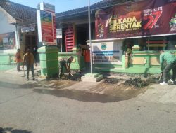 Wujud Kebersamaan Babinsa 0822/15 Gelar Karya Bakti Bersama Perangkat Desa