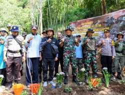 Karya Bakti TNI Warnai HUT TNI ke-79 di Bondowoso