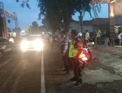 Berikan Rasa Aman, Babinsa 0822 Laksanakan Pengamanan Pengajian Sholawatan