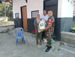 Babinsa Kodim 0822/01 Dampingi Penyaluran Bantuan Pangan di Desa Binaan