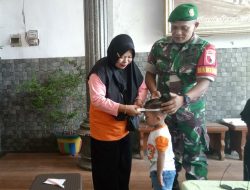 Babinsa Kelurahan Kotakulon Dampingi Posyandu Keluarga, Pastikan Kesehatan Warga Terjaga