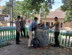 Inisiatif 3 Pilar di Desa Leprak, Polres Bondowoso lakukan Pemasangan Pipa dan Tandon Air di sekolah dan masjid