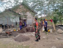 Babinsa Selalu Bersama Rakyat untuk Memajukan Pembangunan Irigasi di Desa Binaan