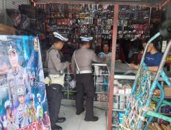 Dalam Ops Zebra Semeru 2024, Polres Bondowoso Adakan Sosialisasi ke Toko Sparepart Ashoka Motor