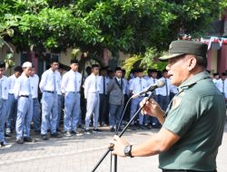 Kasdim 0822 Bondowoso Pimpin Upacara Hari Pahlawan di SMK Manbahul Ulum