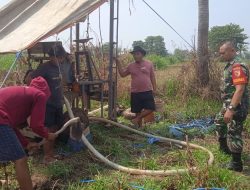 Pendampingan Babinsa dalam Pengeboran Sumur Bor untuk Pertanian di Desa Taal