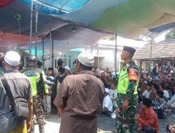 Babinsa Tangsil Kulon Amankan Haul Para Masyayeh, Warga Bersatu Dalam Doa dan Kebersamaan