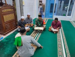 Babinsa Posramil Jambesari Ikut Khotmil Qur’an, Pererat Hubungan dengan Warga