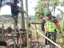 BABINSA DESA TAPEN DAMPINGI PENGEBORAN SUMUR BOR UNTUK PERTANIAN