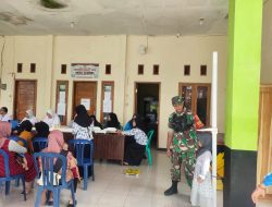 Babinsa Serma Madhasim Bantu Warga Gubrih, Sukseskan Posyandu untuk Balita dan Lansia